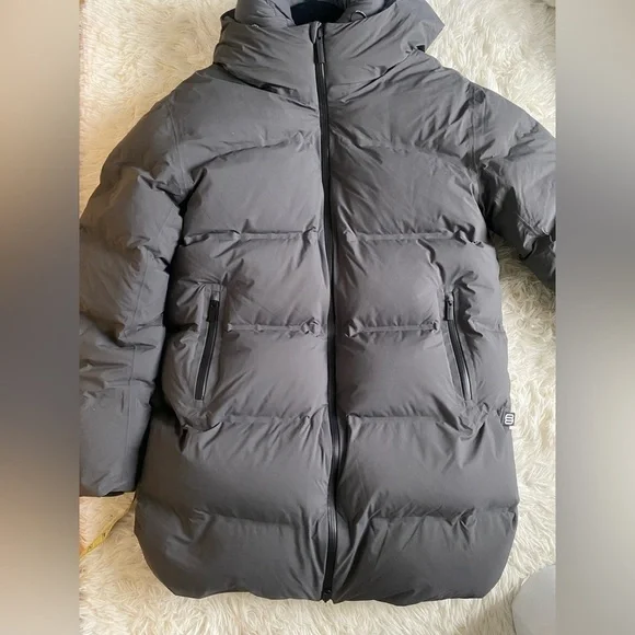 Aritzia TNA The Super Puff₂O™ Mid In Coal Grey - Picture 10 of 16